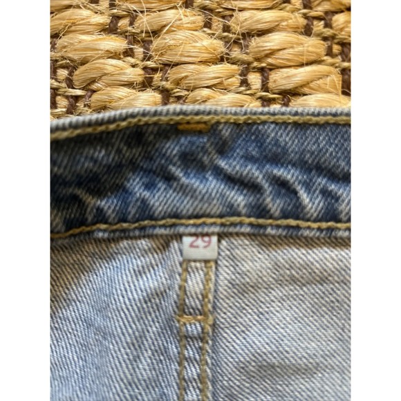 Levi’s Denim Mini Skirt Deconstructed Raw Hem Casual size 29 mini skirt - Picture 2 of 5